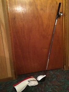 New RH 12* Taylormade R15 Driver. White image 1