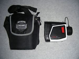 Bushnell Pro 1M Pinseeker Range Finder w/case Very Clean (free shipping) image 1