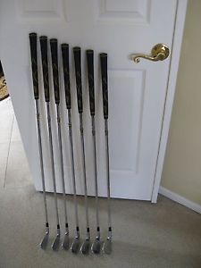 TaylorMade Tour Preferred 2009 Iron Set 4 - PW / DG S-300 / +1" image 1