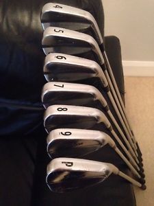 Titleist 712 MB Forged Irons 4-PW With Project X 7.0 image 1