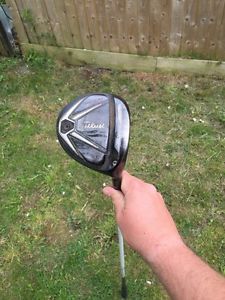 Titleist 915 Driver image 1