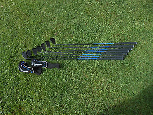 Cleveland Golf CG Black Combo Iron Set ( 4-h-5-h-6PW) Grphite Senior Flex image 1