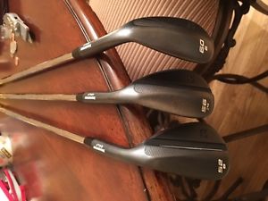 Bridgestone J15 Black Oxide Wedge Set 52-56-60 DG Spinner RH image 1