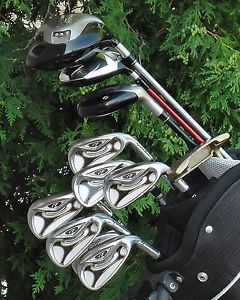 MEN'S RIGHT HANDED TAYLORMADE GOLF CLUB SET image 1