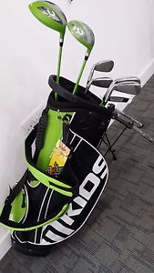 Junior Golf Set M Kids Golf Bag plus 7 clubs image 1