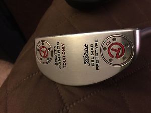 Titleist Scotty Cameron Del Mar Button Back Tour Circle T 35 In image 1