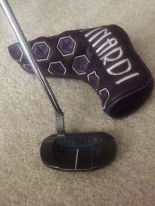 Bettinardi Queen B Bee 7 33" image 1
