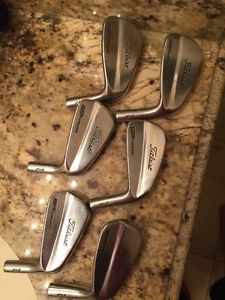 Titleist 712 MB iron Set 4-pw image 1