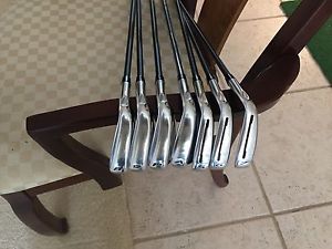 TAYLORMADE RSI 2 IRONS 5-Pw, AW REAX GRAPHITE REGULAR image 1