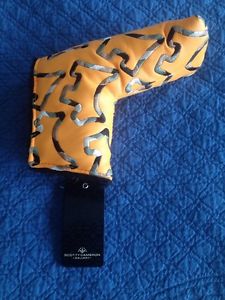 Scotty Dog Orange and Gold Gallery Only Release Camo Dog Cover Brand New image 1