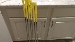 golf clubsTaylormade Tour Prefer CB Irons 5-pw 1/2 inch over standard.2 flat. image 1