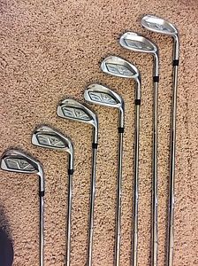 Mizuno 850 Forged 4-PW RH Stiff Lamkin Midsize image 1