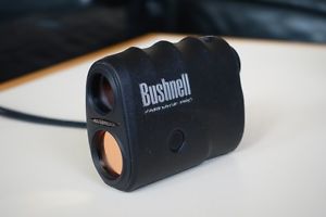 Bushnell Yardage Pro Legend Etanche 930 Yards / 850 mètres Golf Chasse image 1