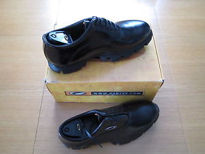 OAKLEY TUXEDO GOLF SHOES BNIB SIZE 9 image 1