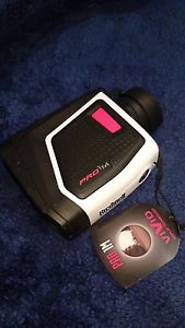 Bushnell Pro 1M Rangefinder image 1