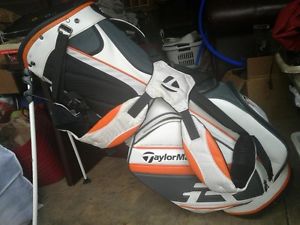 TAYLORMADE R1 STAFF BAG image 1