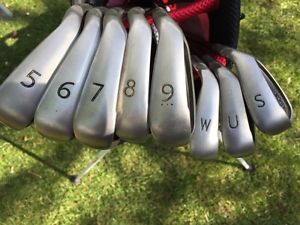 PING G25 Irons, right hand, graphite soft regular shafts, black dot image 1