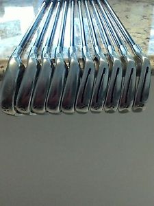 TAYLOR MADE RSI 2 IRON SET image 1