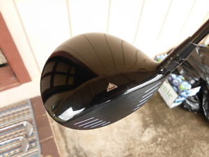 NICE TITLEIST 915 D-2 DRIVER 9.5* w/TENSE STIFF GRAPHITE SHAFT w/HEADCOVER 460cc image 1
